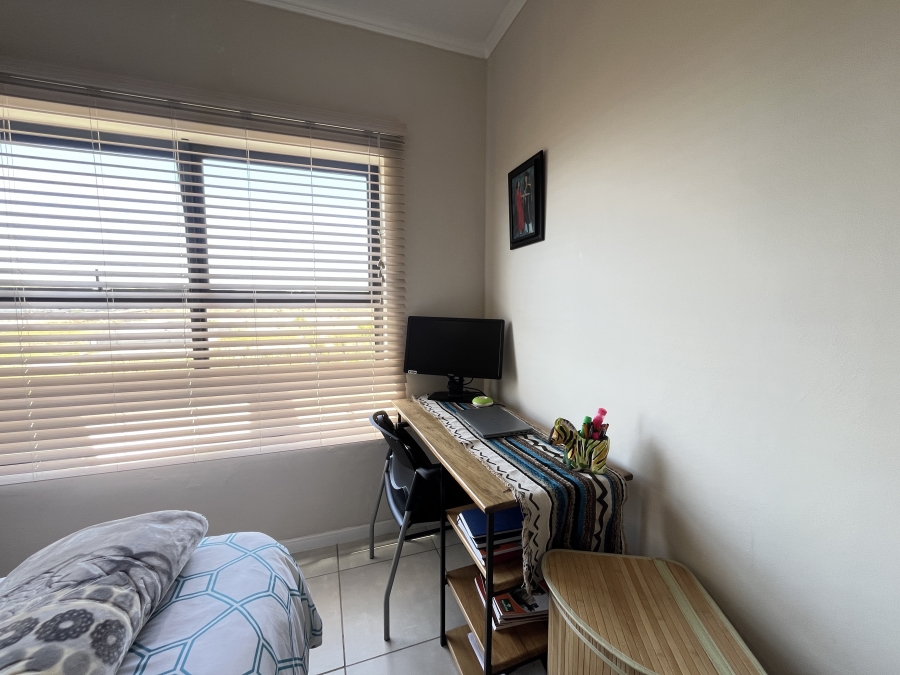 To Let 1 Bedroom Property for Rent in Richwood Western Cape